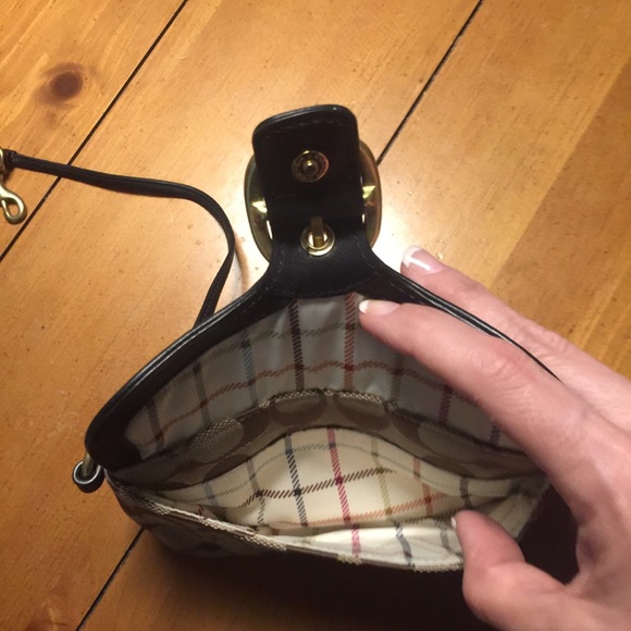 Coach wristlet wallet. - Picture 3 of 8